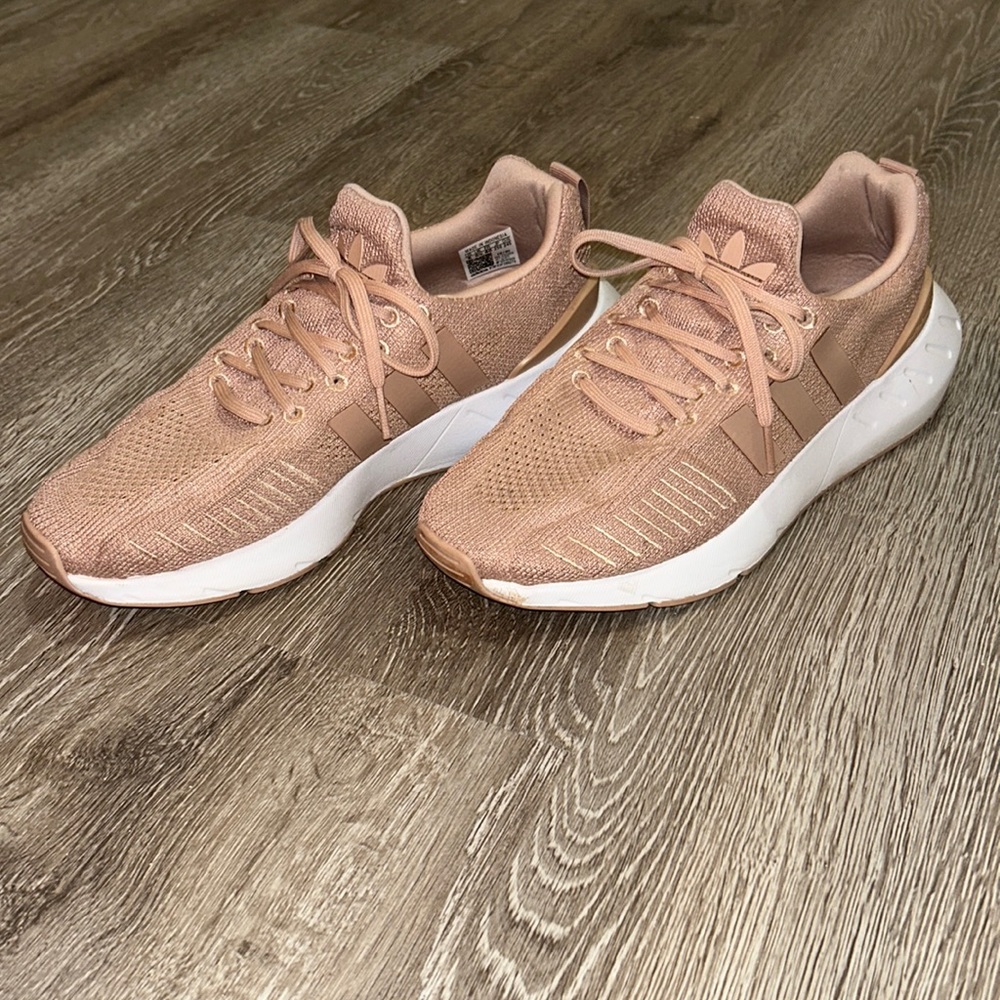 Adidas Tennis Shoes